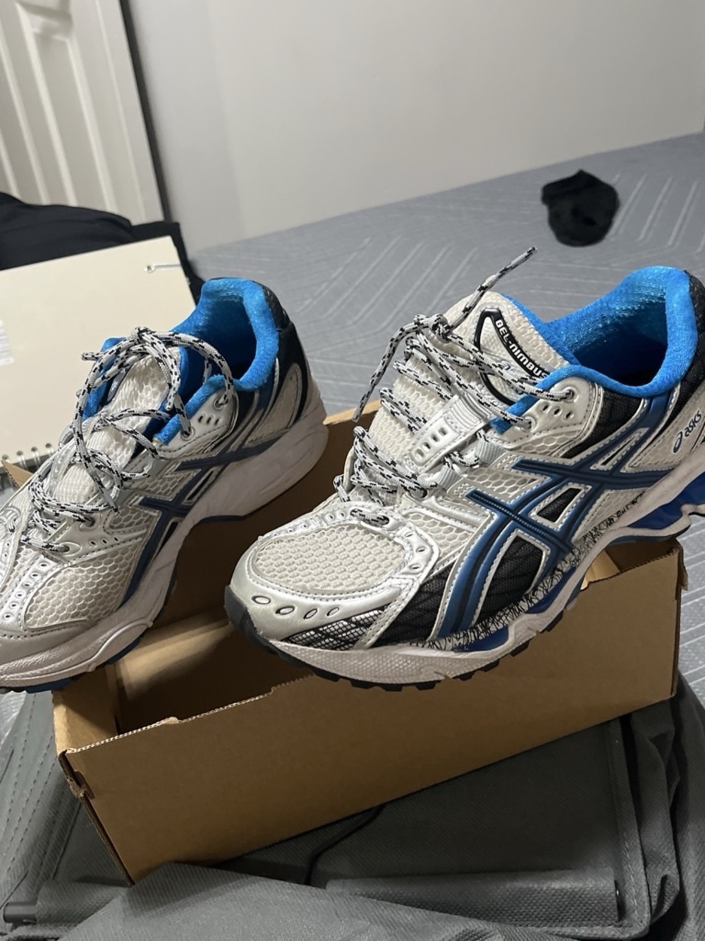 ASICS Gel-1130 White Birch Athletic Shoes Gray & Blue